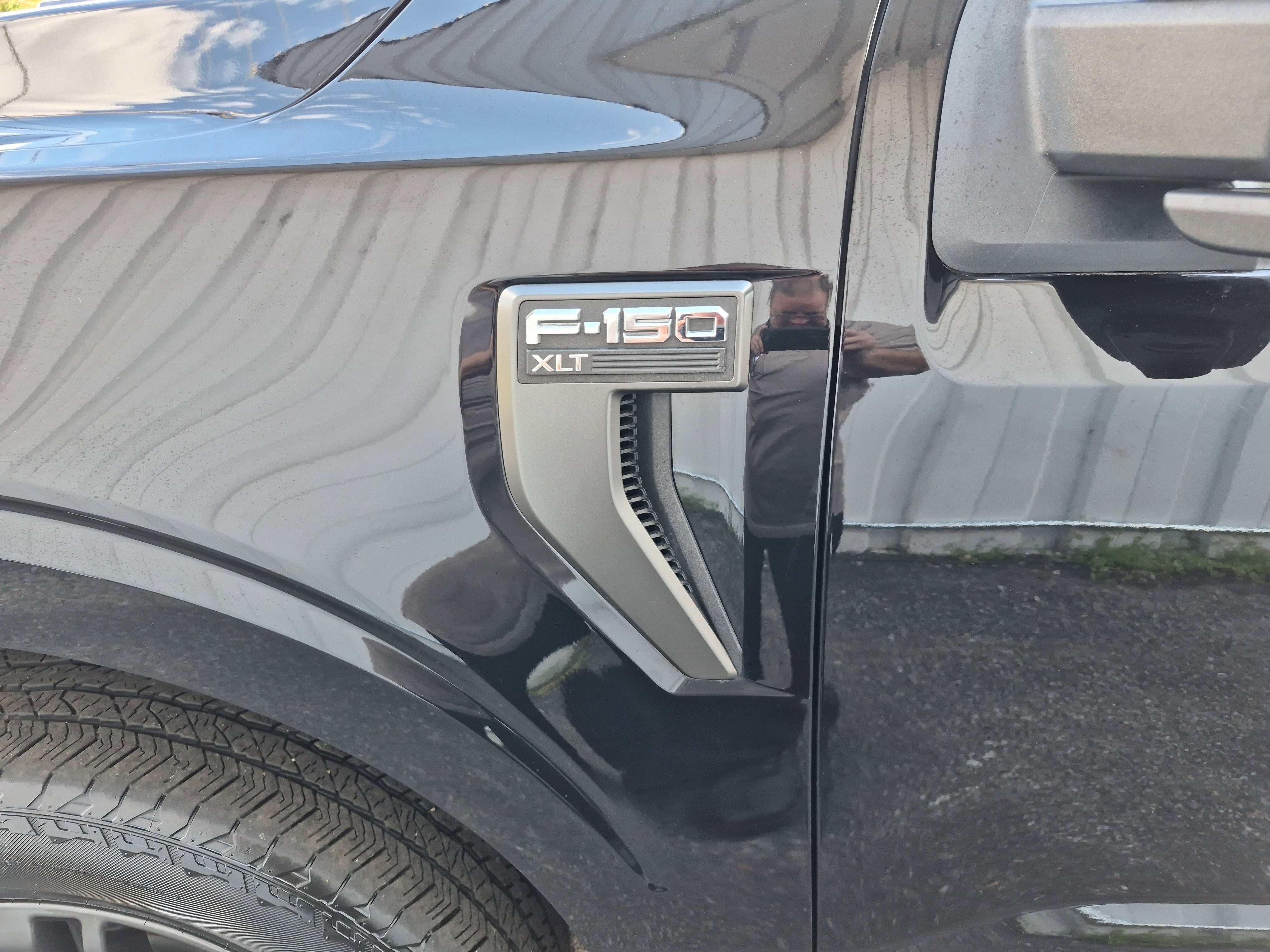 Certified 2023 Ford F150 XLT w/ Equipment Group 302A High image 11