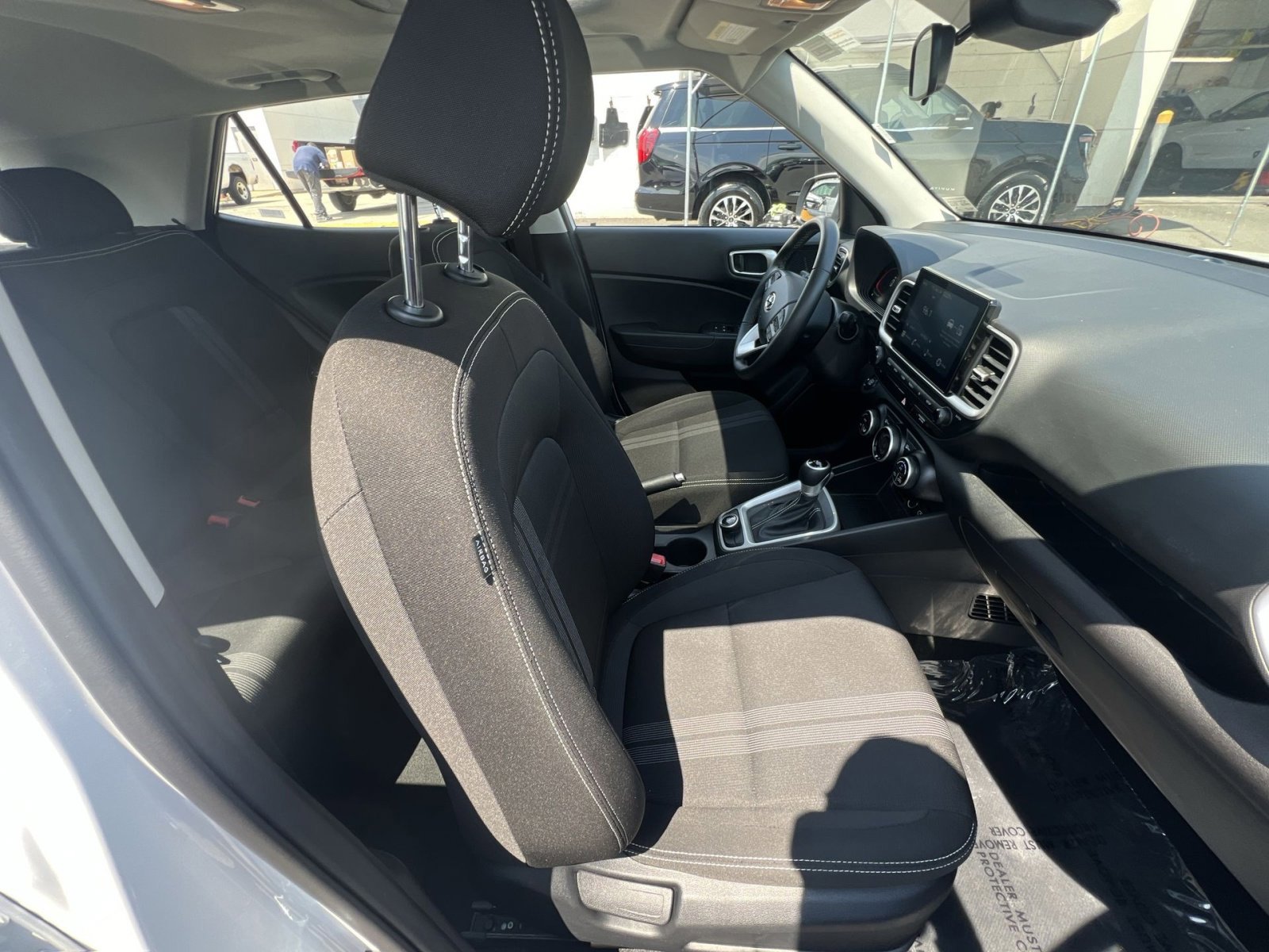 Used 2025 Hyundai Venue SEL FWD image 34