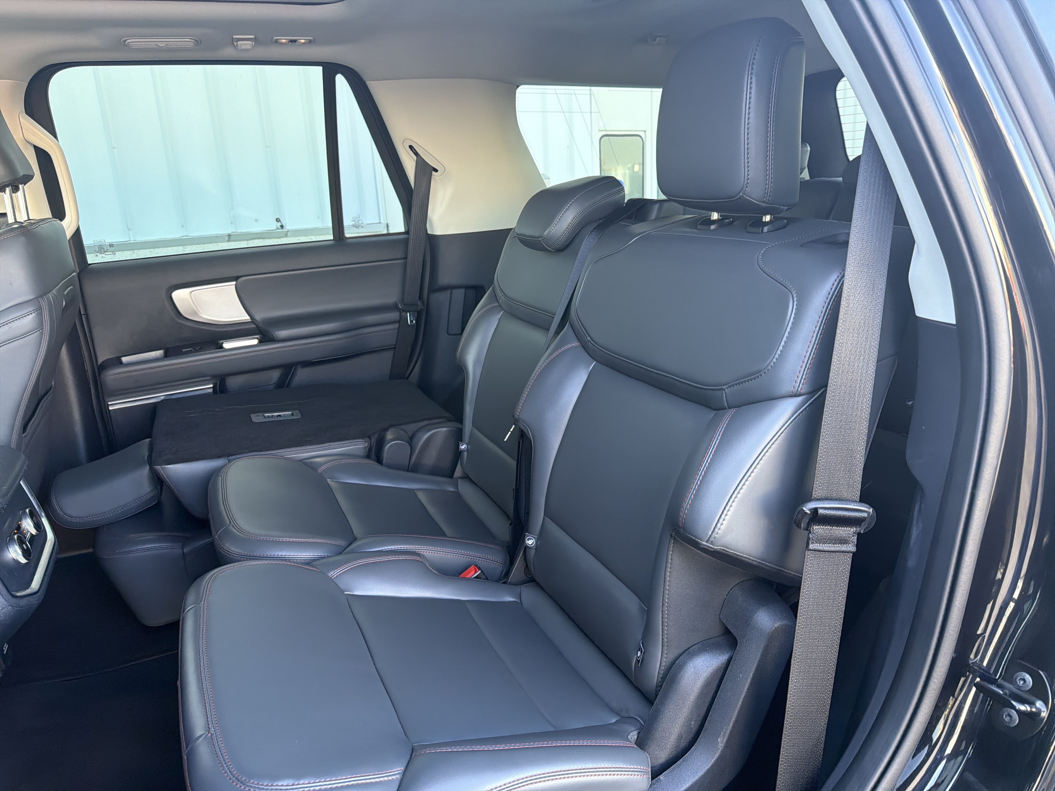 Certified 2025 Ford Expedition Active AWD/4WD image 22