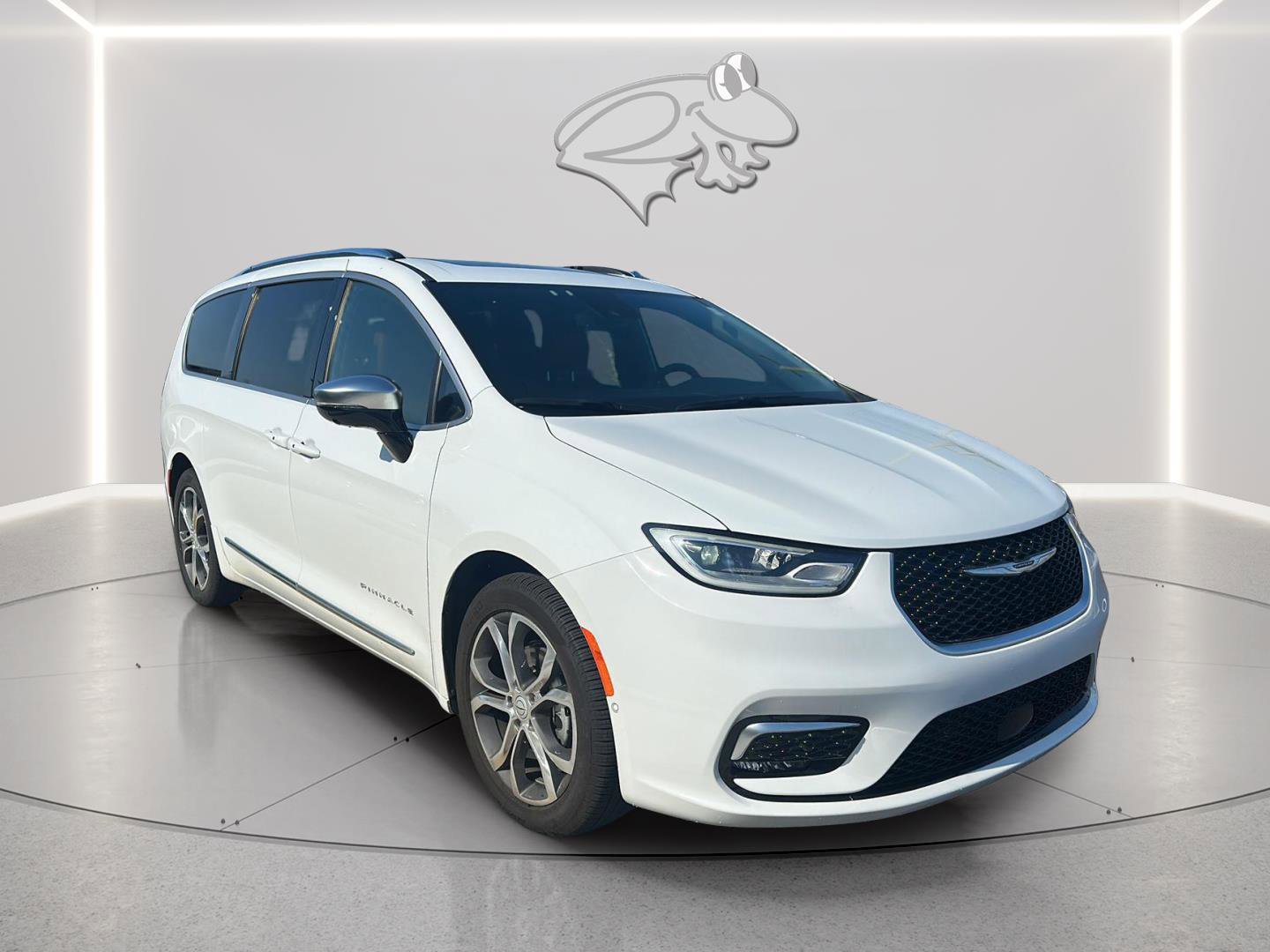 Used 2026 Chrysler Pacifica Pinnacle w/ Trailer Tow Group image 8