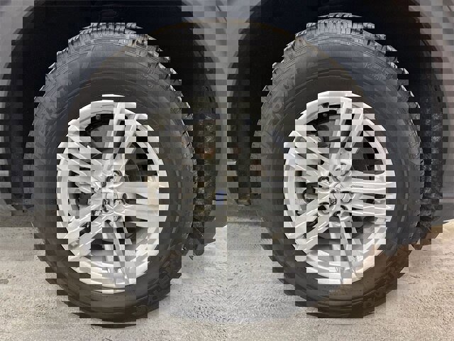 Certified 2023 Ford Explorer XLT image 2