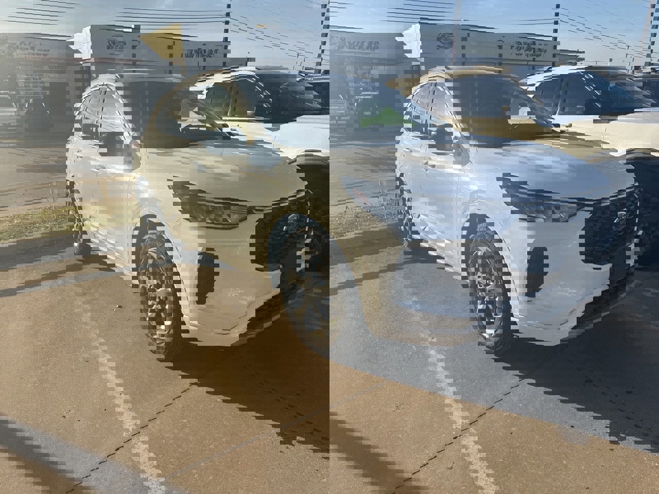 Certified 2024 Ford Escape ST-Line w/ Tech Pack #1 image 6