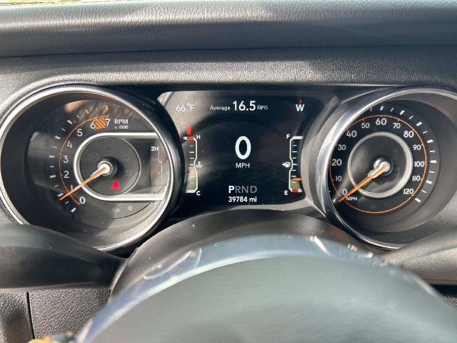 Used 2021 Jeep Wrangler Unlimited Sahara AWD/4WD image 30