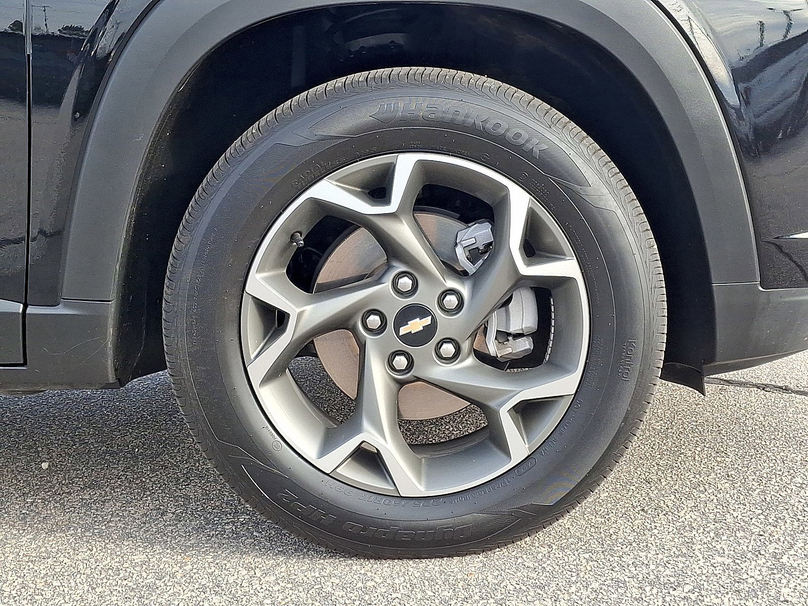 Used 2025 Chevrolet Trax LT w/ LT Convenience Package image 8