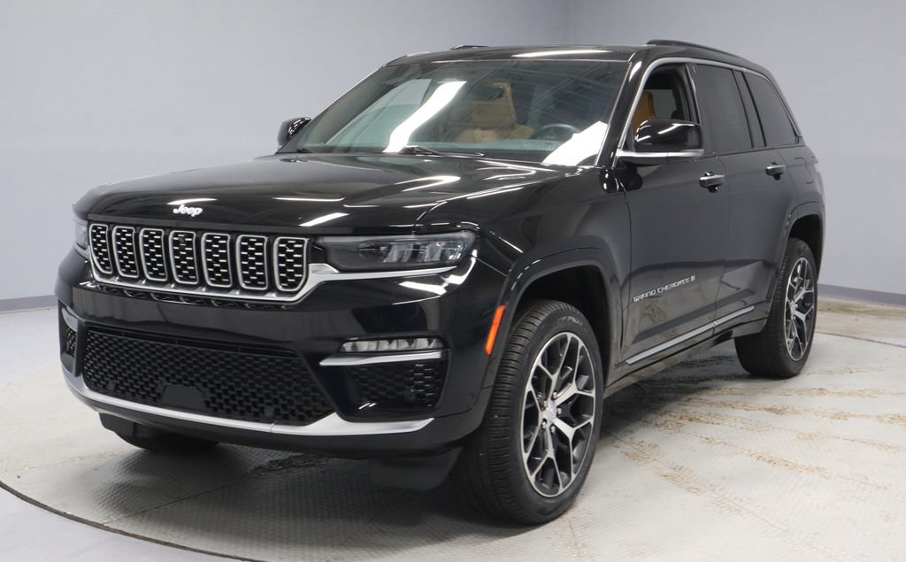Used 2025 Jeep Grand Cherokee Summit AWD/4WD image 8