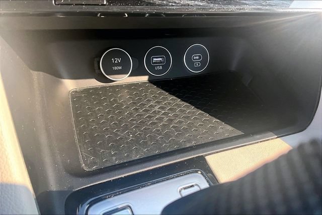 Used 2025 Genesis G70 2.5T AWD/4WD image 30