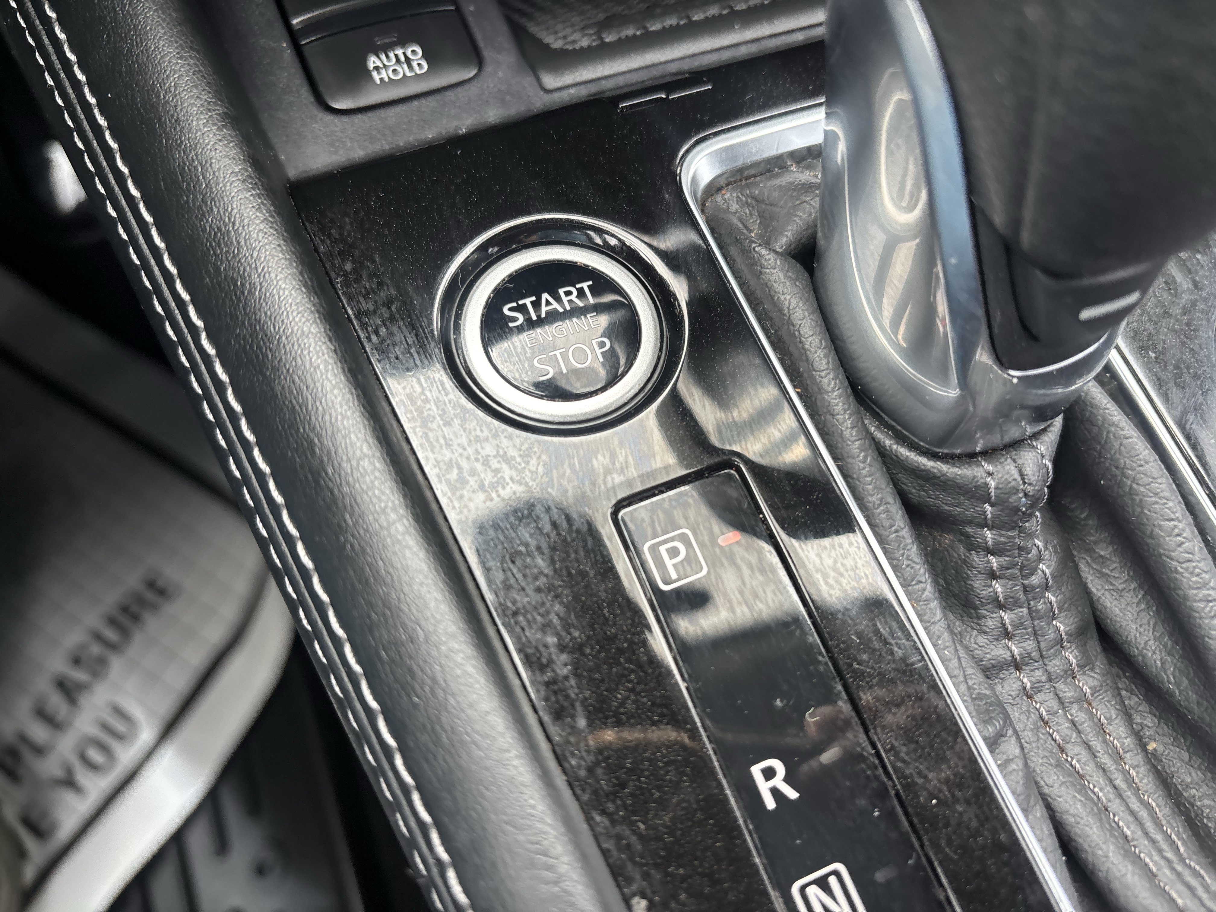 Used 2023 Nissan Kicks SR w/ Exterior Package FWD image 33