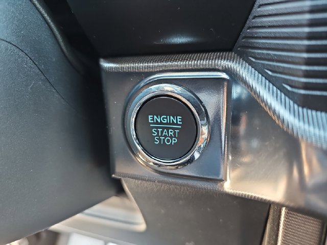Certified 2025 Ford F150 Platinum w/ Equipment Group 702A High AWD/4WD image 31