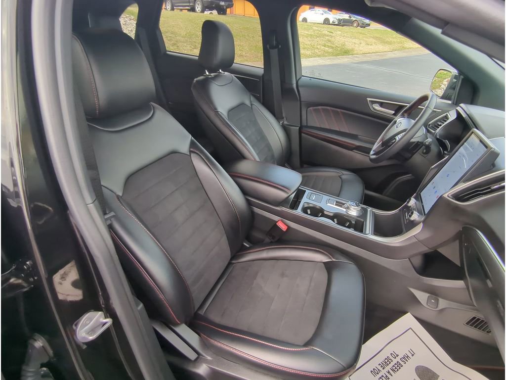Certified 2024 Ford Edge ST-Line w/ Class II Trailer Tow Package image 29