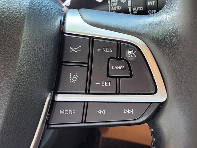 Used 2022 Toyota Highlander Platinum AWD/4WD image 32