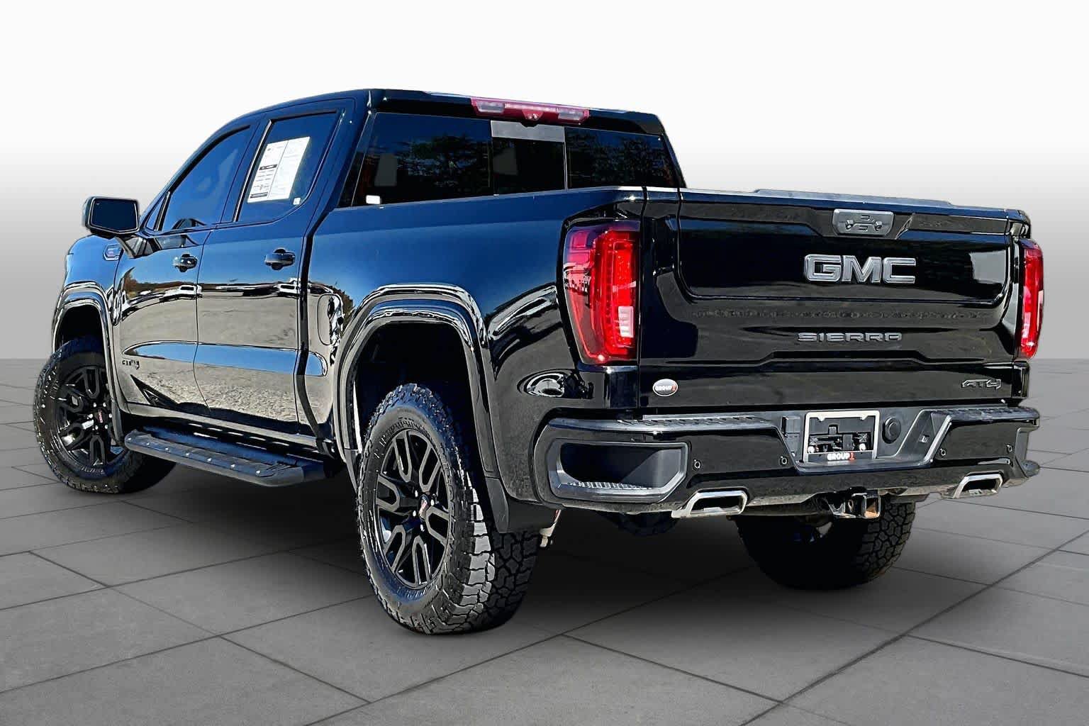 Used 2023 GMC Sierra 1500 AT4 w/ AT4 Premium Package AWD/4WD image 12