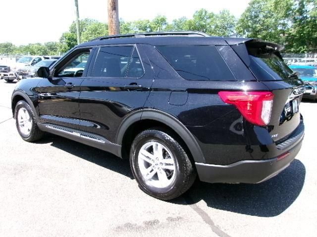Certified 2023 Ford Explorer XLT w/ Equipment Group 202A AWD/4WD image 8
