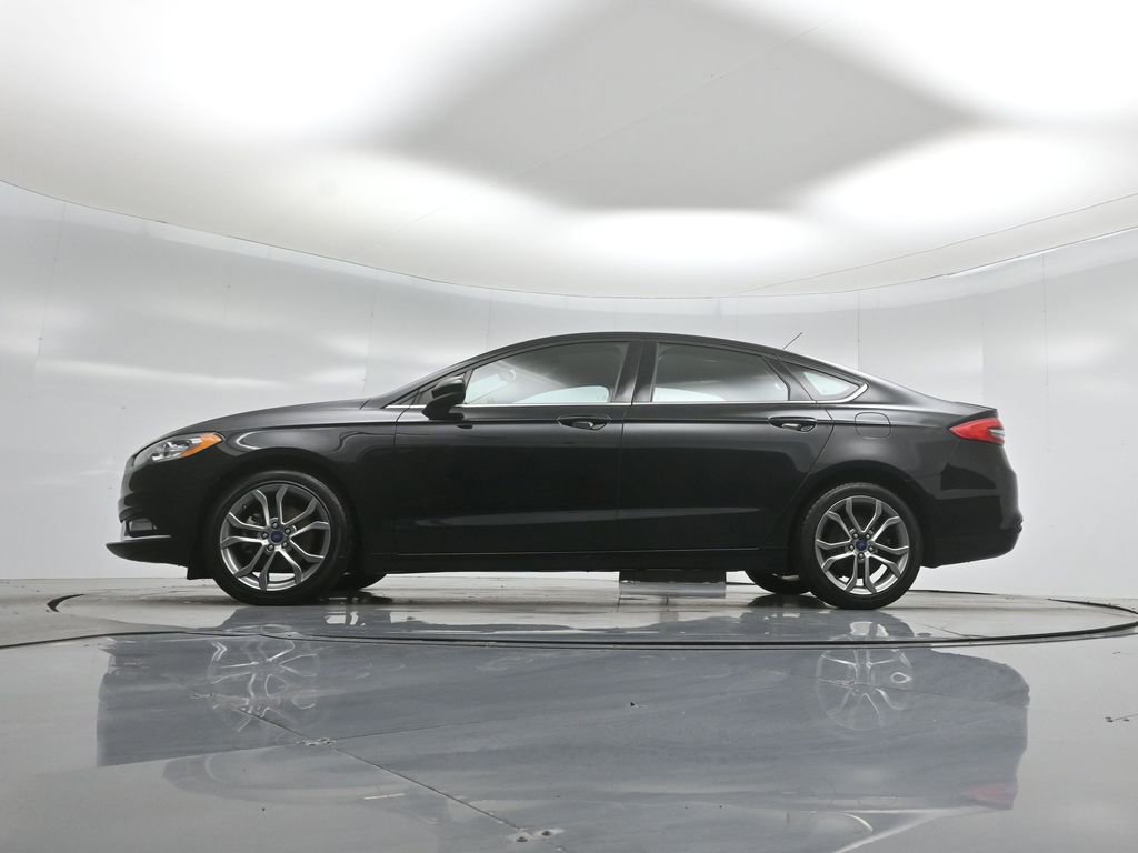 Certified 2017 Ford Fusion SE w/ Equipment Group 201A FWD image 8