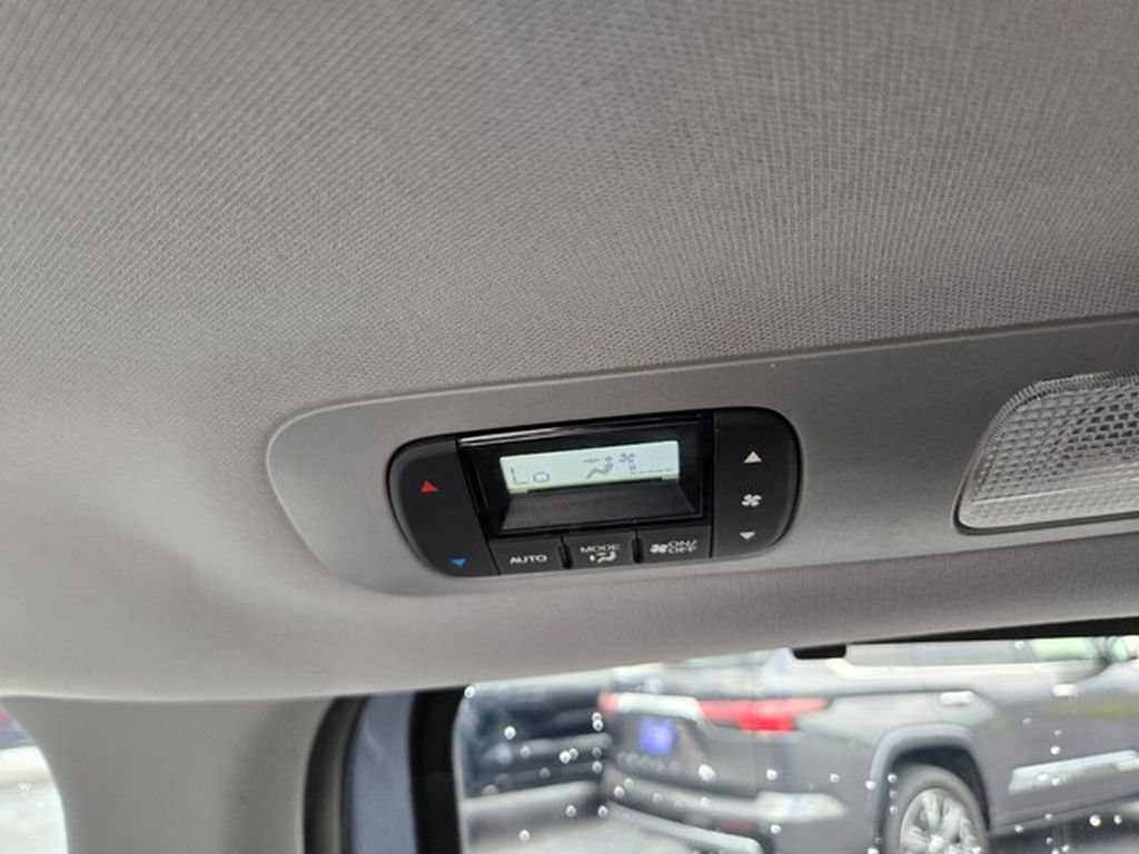 Used 2023 Honda Odyssey Elite image 14