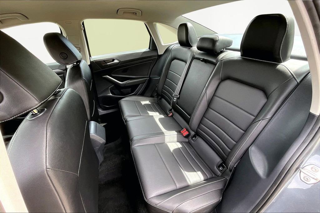 Used 2024 Volkswagen Jetta SE FWD image 26