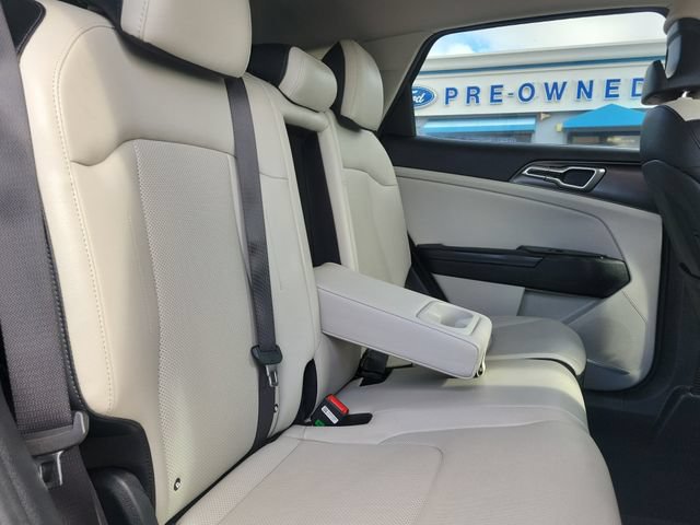 Used 2025 Kia Sportage EX FWD image 18