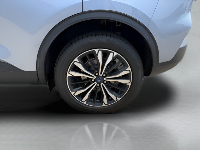 Certified 2022 Ford Escape SEL w/ SEL Stealth AWD Package image 27
