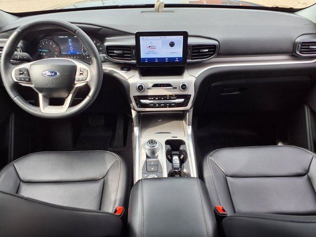 Certified 2024 Ford Explorer XLT w/ Equipment Group 202A AWD/4WD image 14