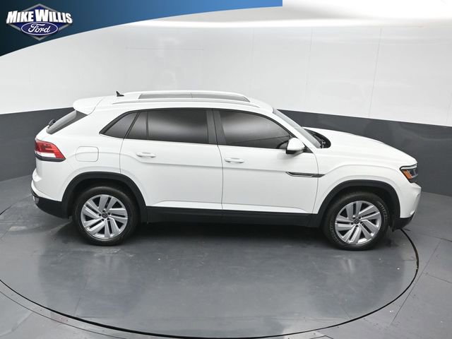 Used 2023 Volkswagen Atlas Cross Sport SE w/ Panoramic Sunroof Package FWD image 16