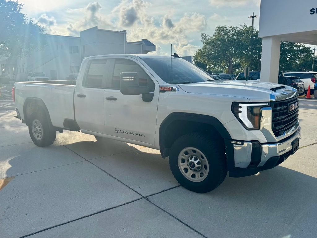 Used 2025 GMC Sierra 2500 Pro w/ 1SA Pro Safety Plus Package AWD/4WD image 3