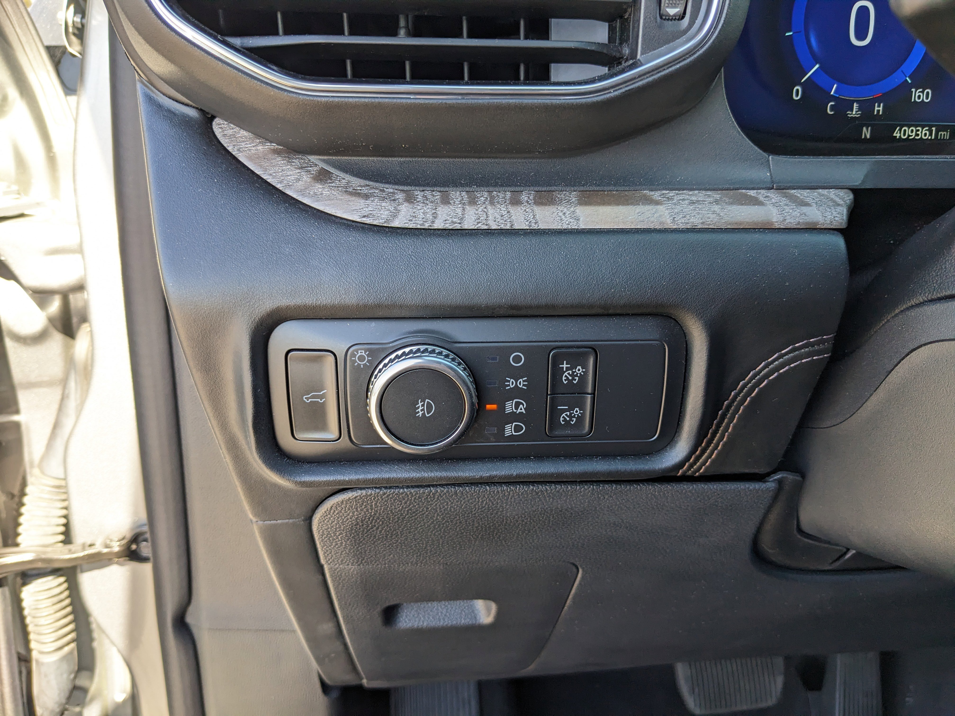 Certified 2022 Ford Explorer Platinum w/ Equipment Group 601A image 30