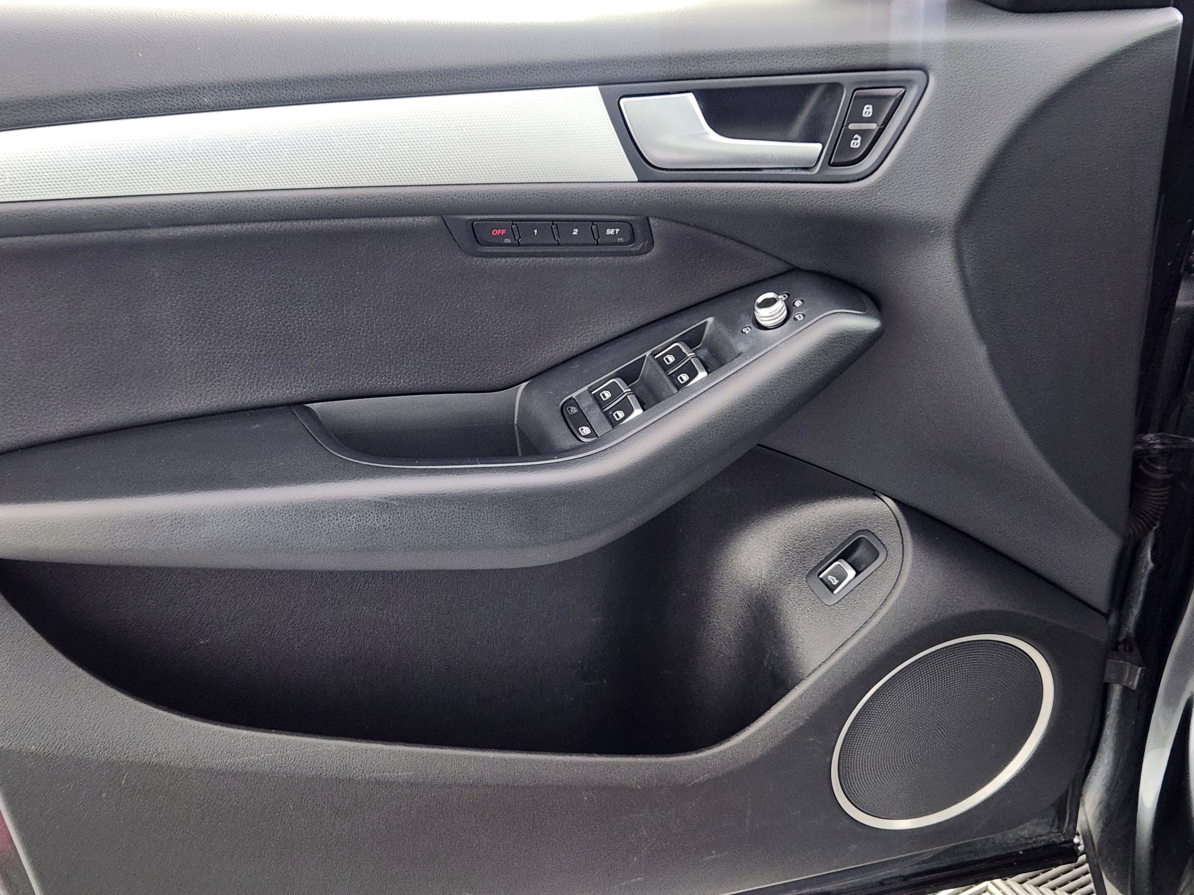 Used 2017 Audi Q5 2.0T Premium Plus w/ Technology Package image 16