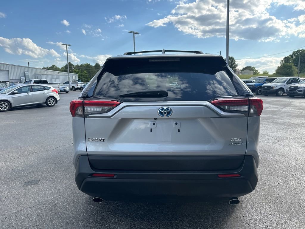 Used 2024 Toyota RAV4 XLE AWD/4WD image 4