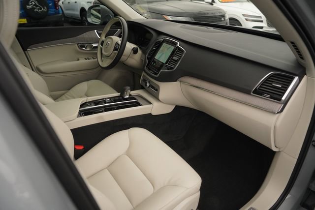 Used 2025 Volvo XC90 B6 Plus w/ Protection Package Premier AWD/4WD image 18