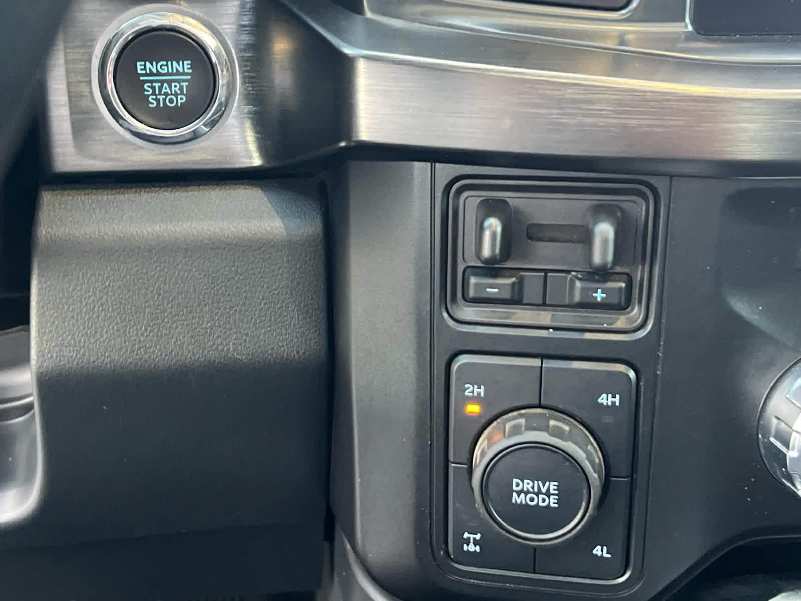 Certified 2024 Ford F350 Lariat image 35