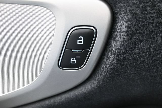 Certified 2025 Ford Expedition Active AWD/4WD image 16