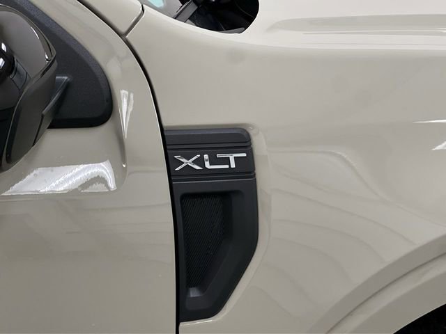 Certified 2025 Ford Maverick XLT w/ XLT Luxury Package image 6