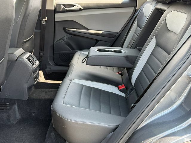 Used 2024 Volkswagen Taos SEL AWD/4WD image 7