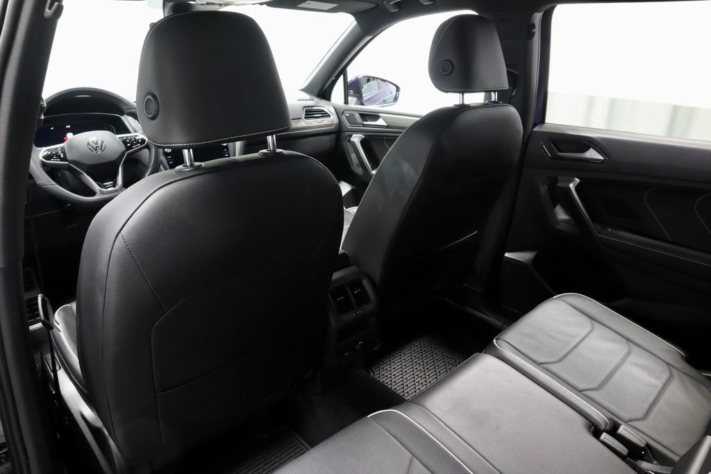 Used 2022 Volkswagen Tiguan SEL R-Line image 22