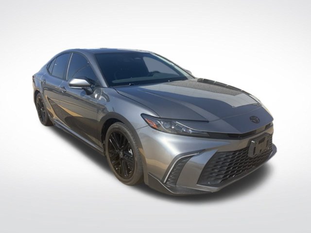 Used 2025 Toyota Camry SE w/ Convenience Package FWD image 2