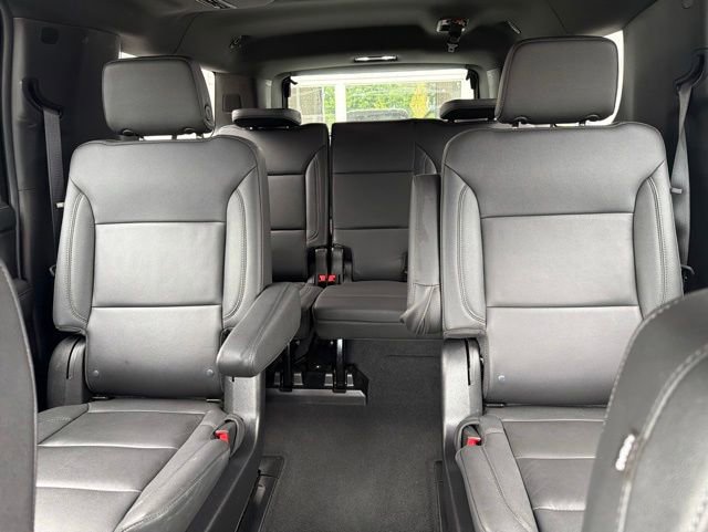 Used 2023 Chevrolet Suburban LT w/ LT Signature Plus Package AWD/4WD image 23