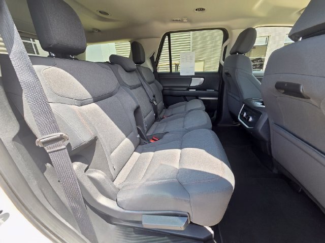 Certified 2025 Ford Expedition Active AWD/4WD image 4
