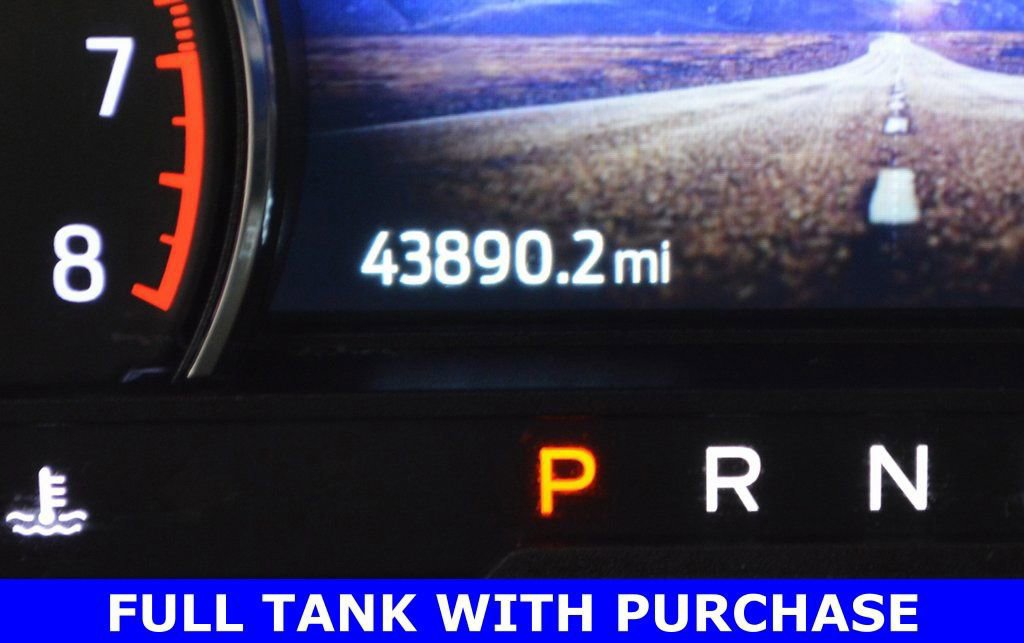 Certified 2022 Ford Explorer XLT w/ Equipment Group 202A image 27