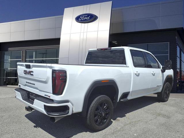 Used 2025 GMC Sierra 2500 AT4 AWD/4WD image 2