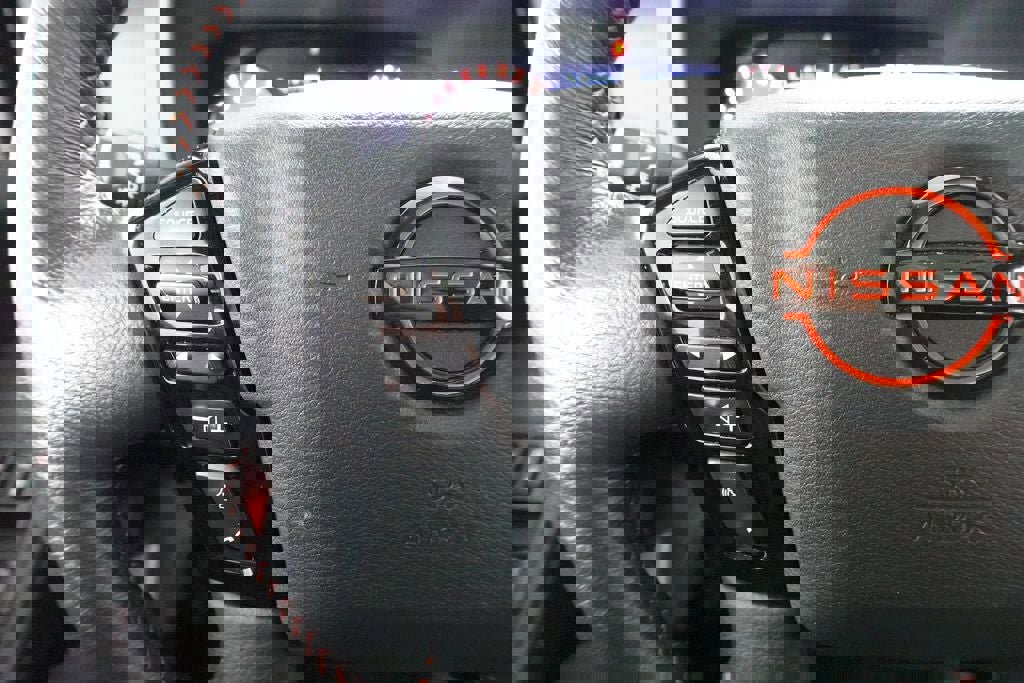 Used 2023 Nissan Frontier PRO-4X w/ Pro-4X Premium Package image 13