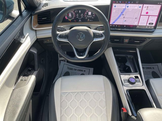 Used 2025 Volkswagen Tiguan SEL R-Line AWD/4WD image 12