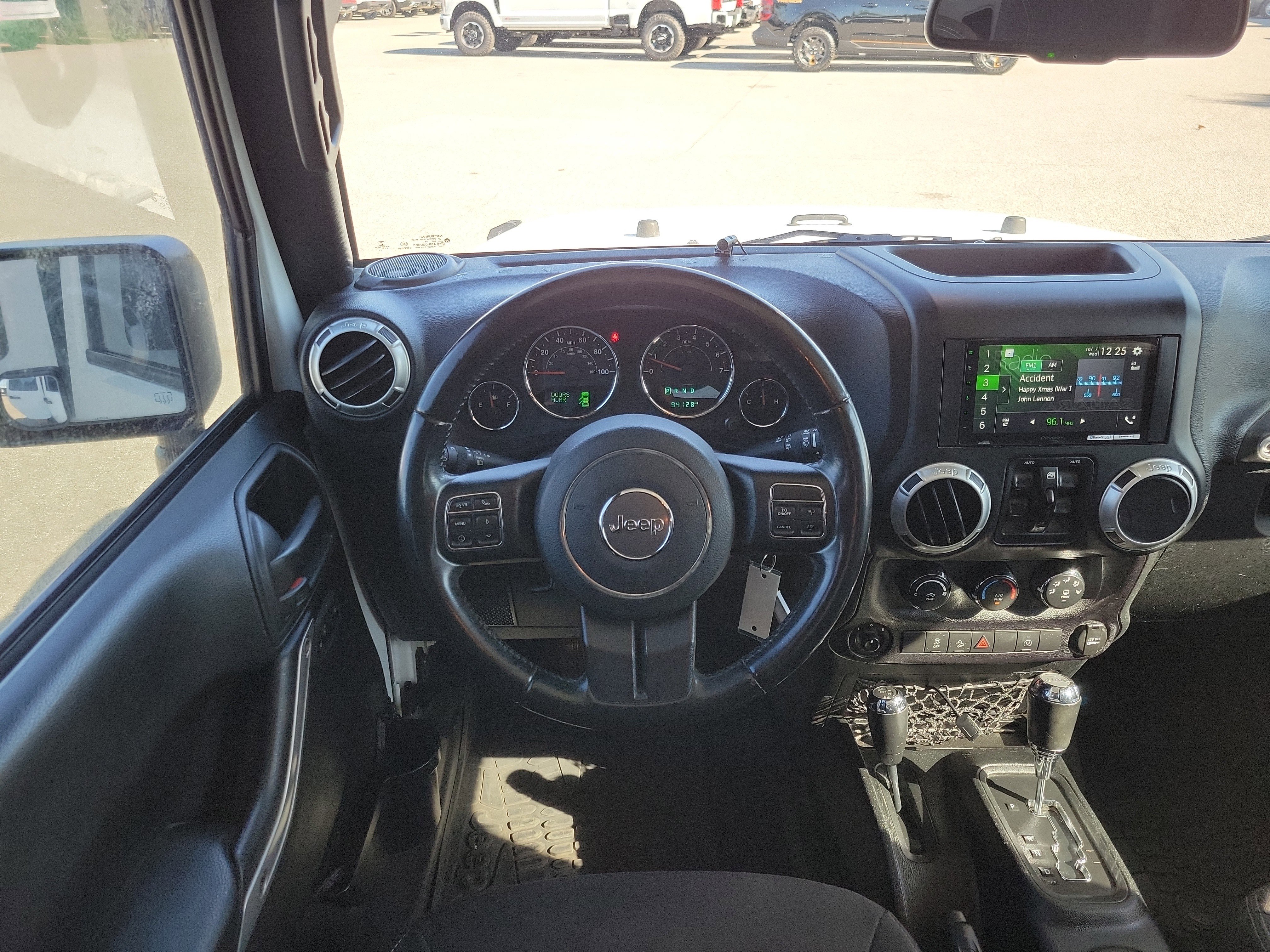 Used 2017 Jeep Wrangler Unlimited Sahara w/ Max Tow Package image 19