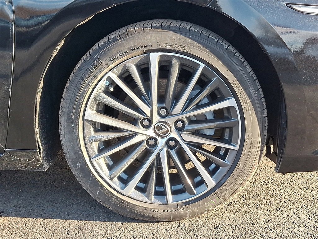 Used 2022 Lexus ES 350 w/ Premium Package image 9