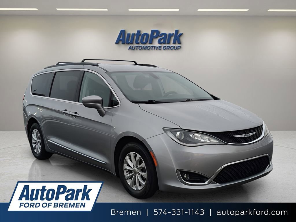 Used 2017 Chrysler Pacifica Touring-L image 7
