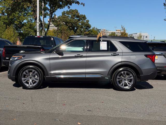Certified 2025 Ford Explorer Active w/ Active Comfort Package AWD/4WD image 3