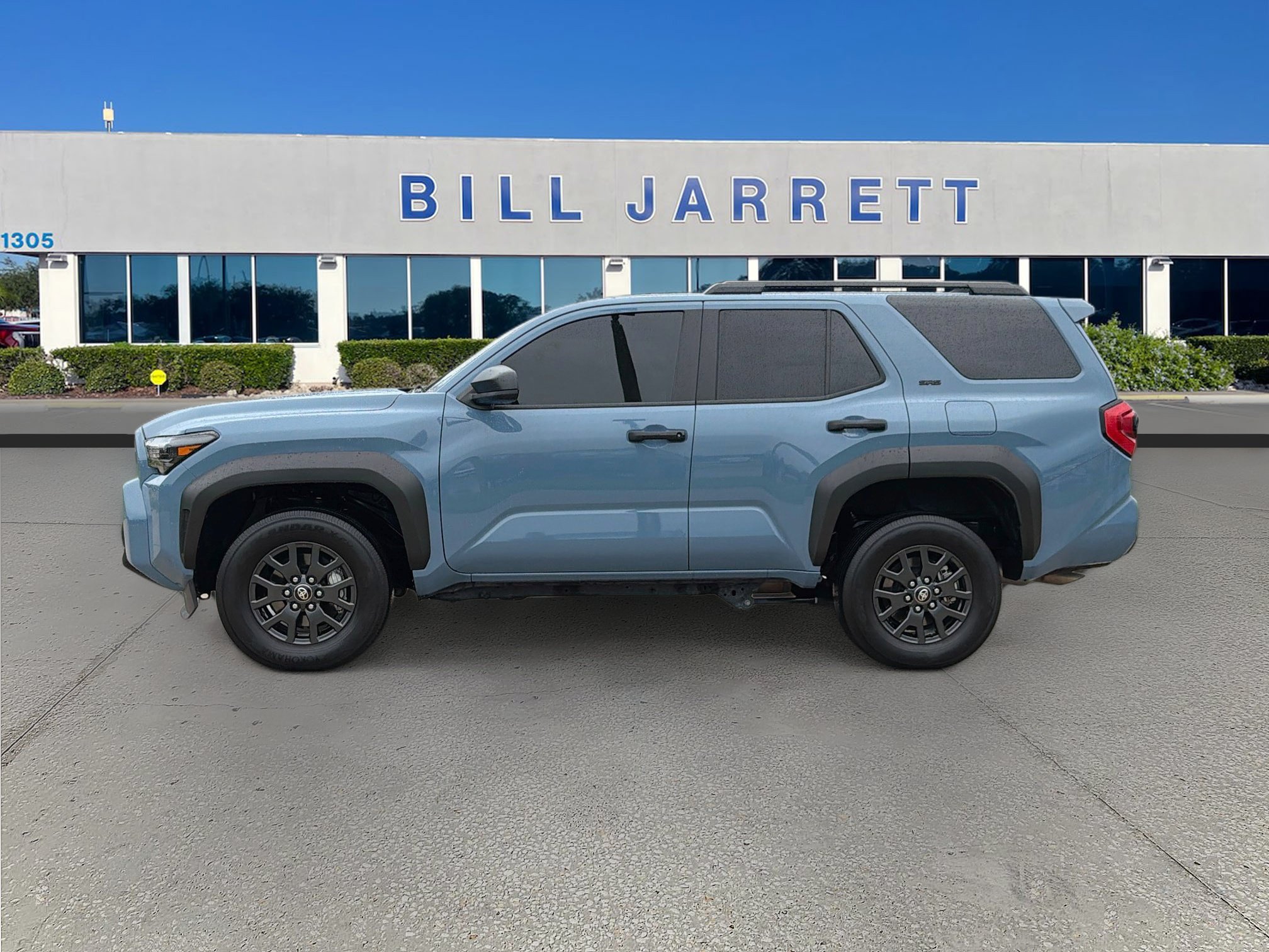Used 2025 Toyota 4Runner SR5 AWD/4WD image 4