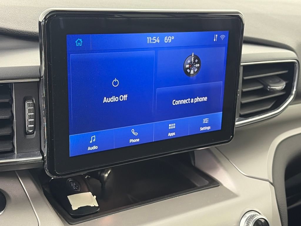 Certified 2024 Ford Explorer XLT w/ Equipment Group 202A image 19