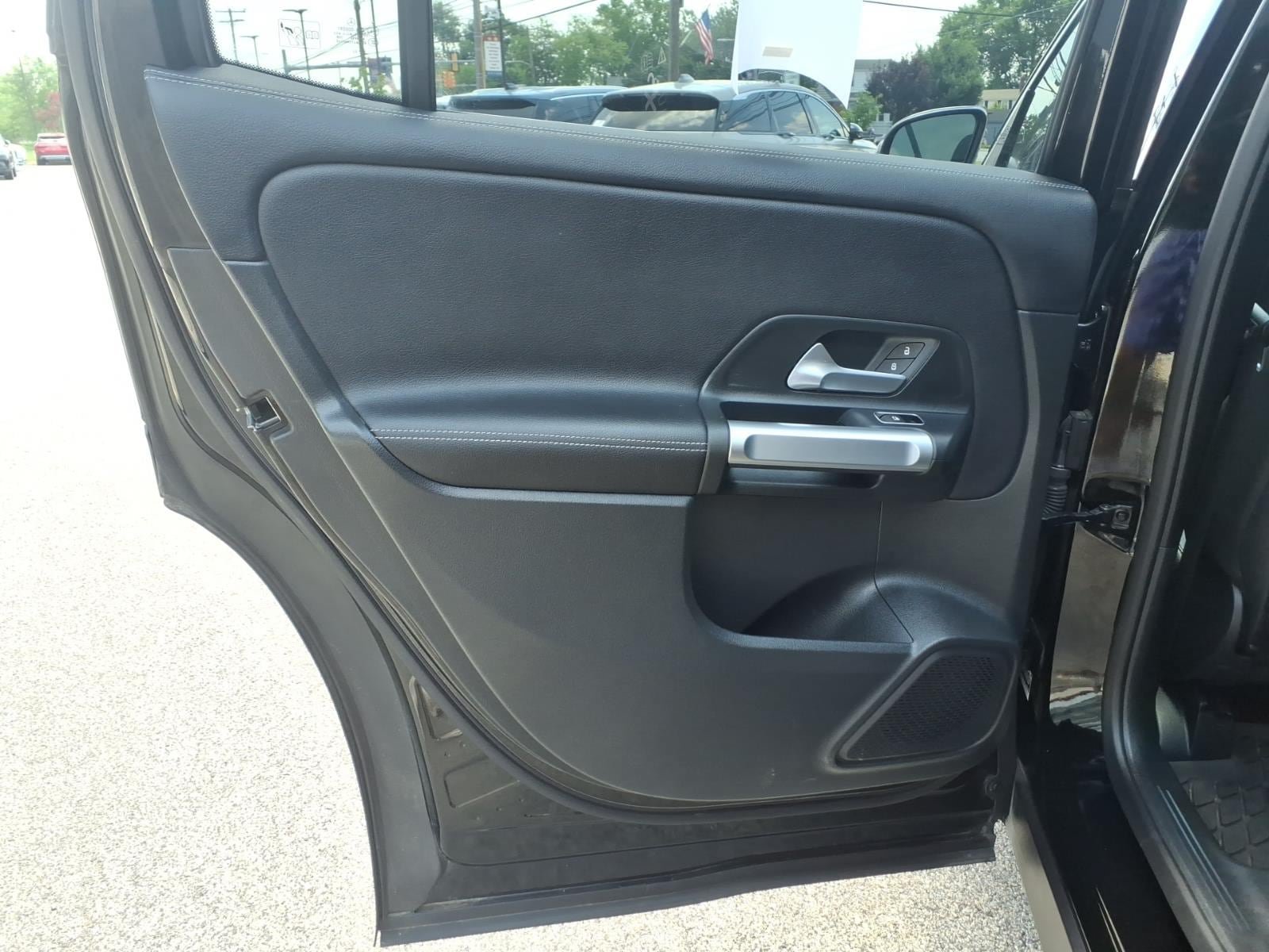 Used 2023 Mercedes-Benz GLB 250 4MATIC image 12