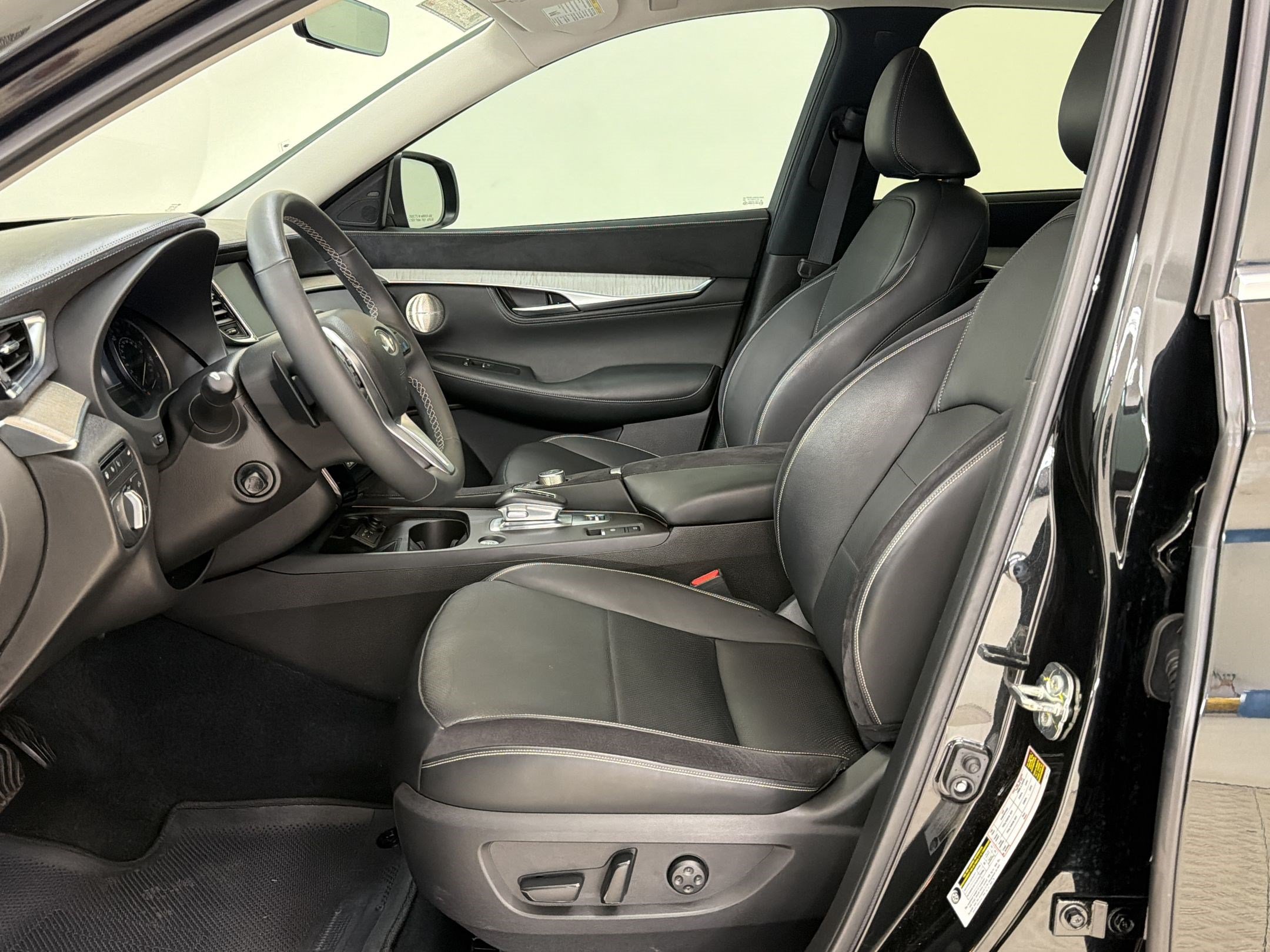 Used 2023 INFINITI QX50 Sensory FWD image 5