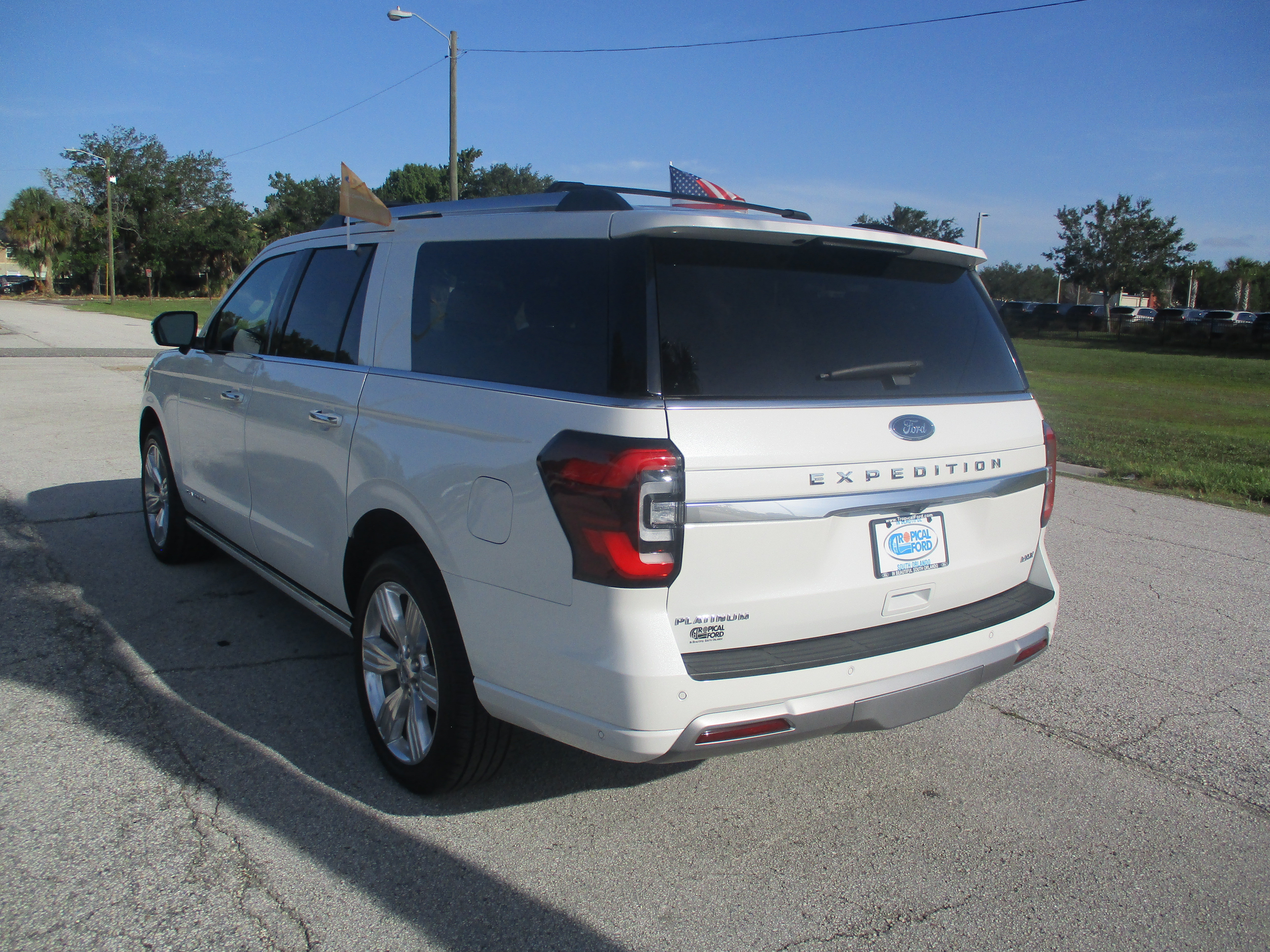 Certified 2024 Ford Expedition Max Platinum RWD image 5
