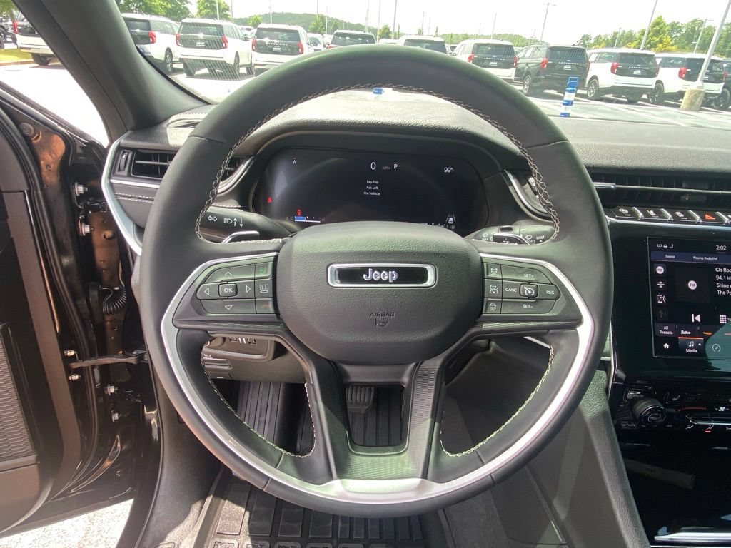 Used 2024 Jeep Grand Cherokee L Altitude AWD/4WD image 13